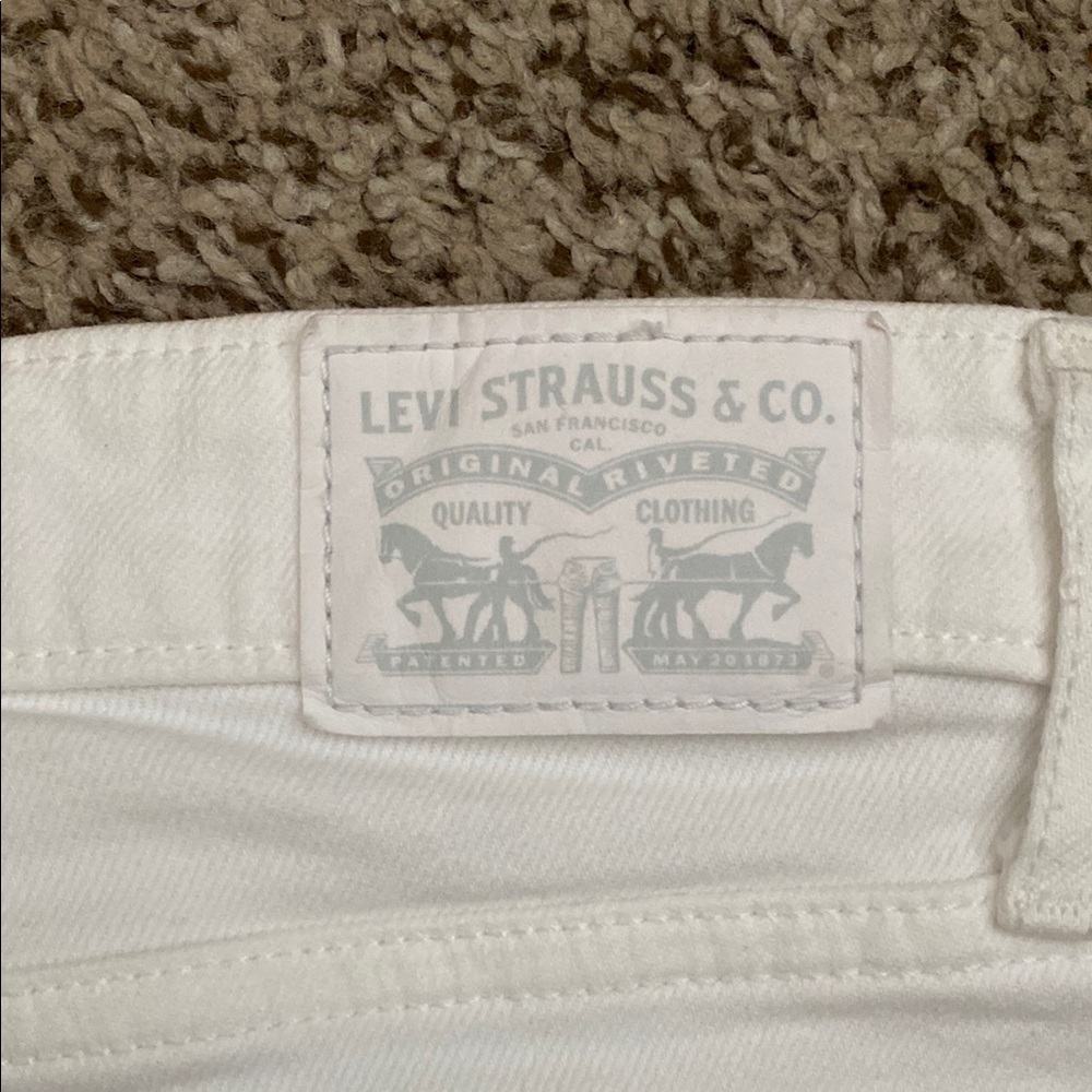 Levi's Women's 721 High Rise Distressed White Skinny Jeans - Picture 3 of 15